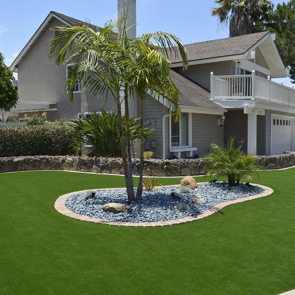 square_0039_Artificial-Turf