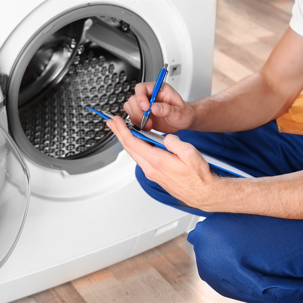 checking-a-washing-machine-drum Checking a washing machine drum