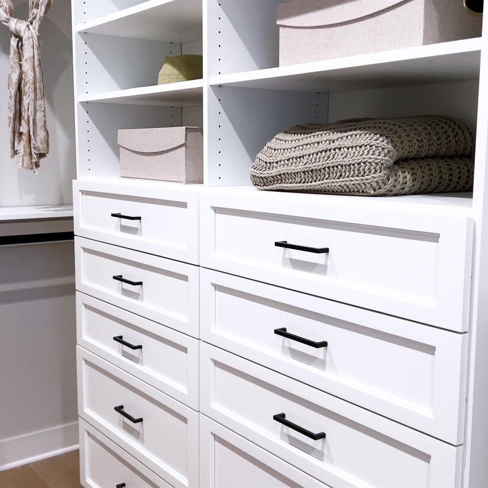 organized-closet-shelving-system-with-drawers Organized closet shelving system with drawers