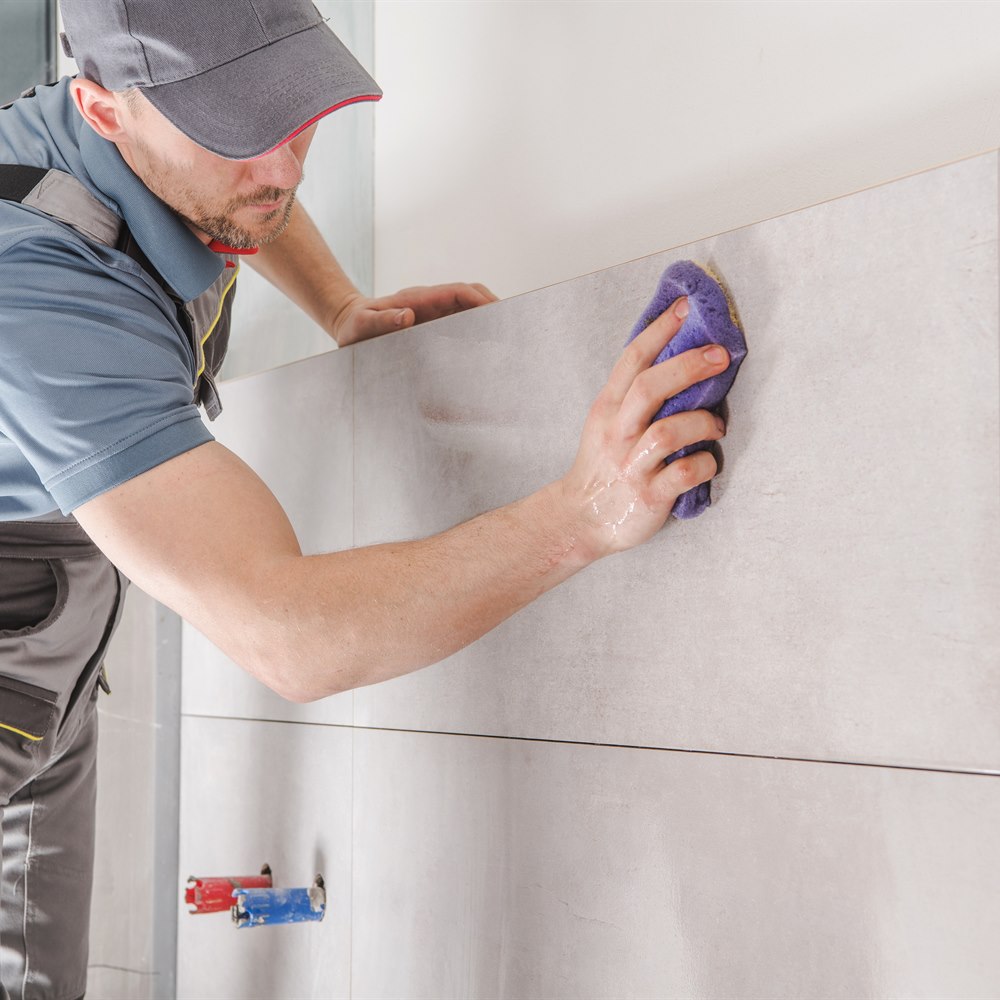 Setting large wall tiles